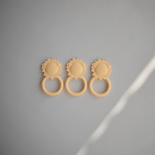 Load image into Gallery viewer, Teether Lion