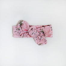 Load image into Gallery viewer, Pink Wattle Topknot