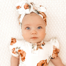 Load image into Gallery viewer, Rosebud Topknot