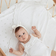 Load image into Gallery viewer, White Ruffle Knit Blanket