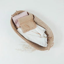 Load image into Gallery viewer, White Ruffle Knit Blanket