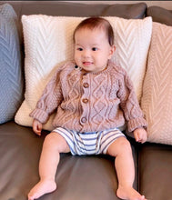 Load image into Gallery viewer, Cable Cardigan