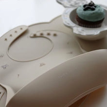 Load image into Gallery viewer, Silicone Bib-Vintage Bear