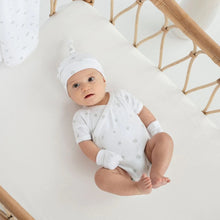 Load image into Gallery viewer, Little Leaf New Born Gift Box Set