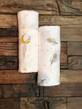 Load image into Gallery viewer, Organic Swaddle- Magical Feathers
