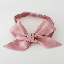 Load image into Gallery viewer, Dusty Pink Linen Bow Pre-Tied Headband Wrap
